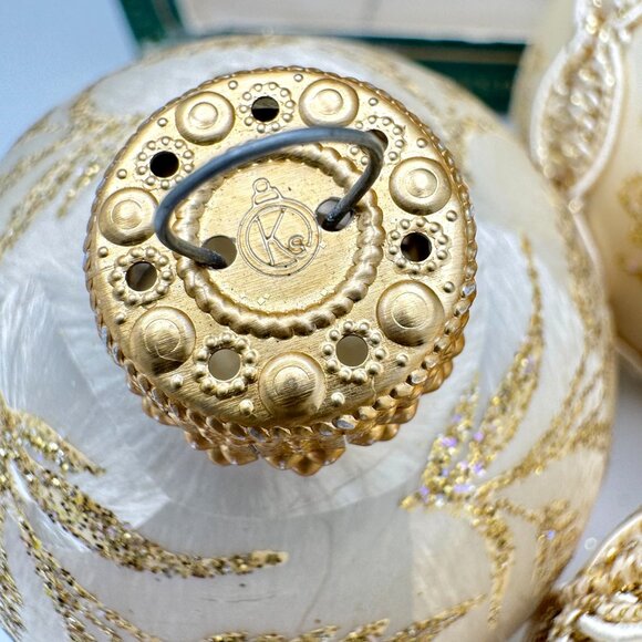 Krebs Glass Victorian Christmas Ornament Set Of 4 Cream Gold Glitter Vtg 2.5" - Picture 10 of 16